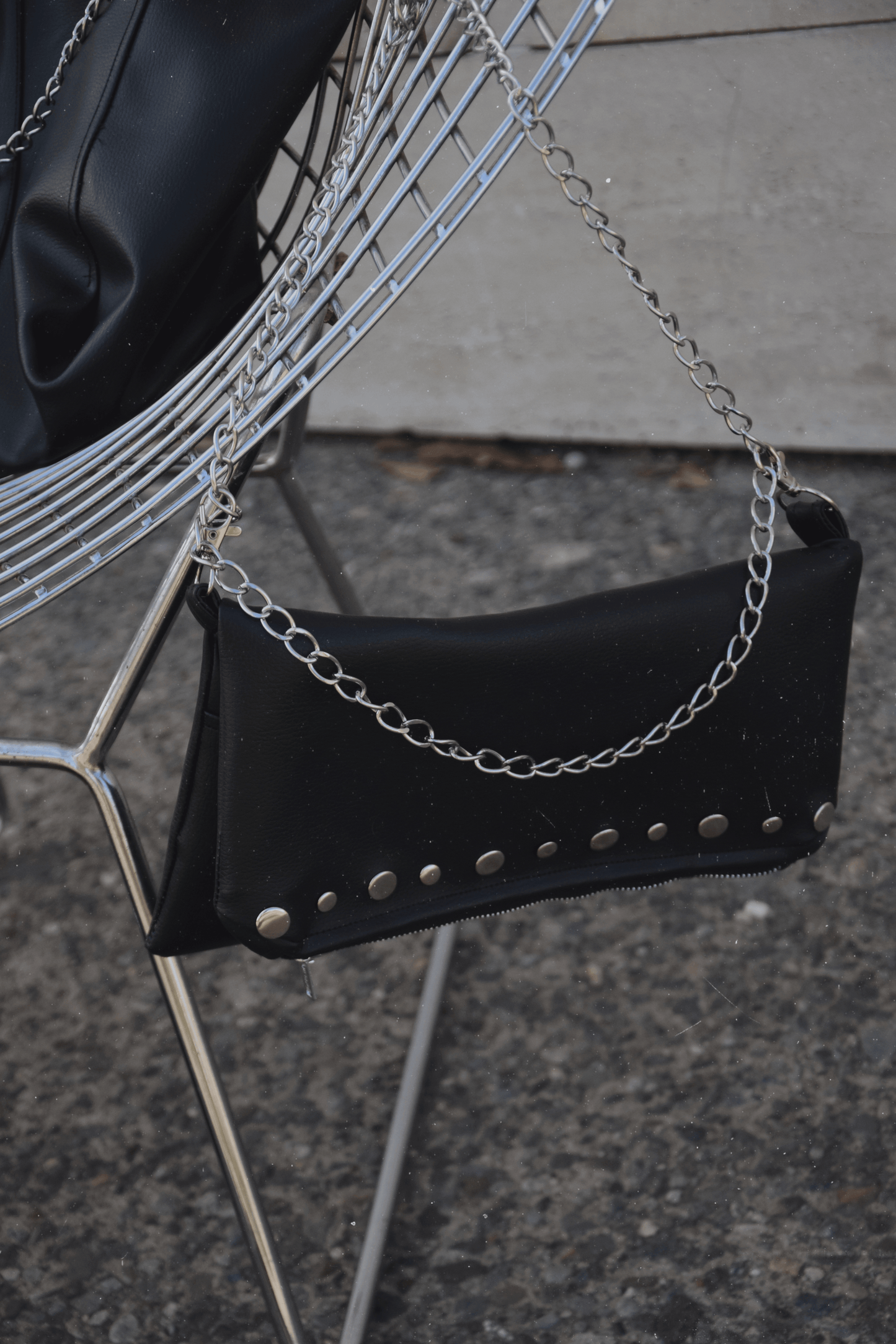 Chain Glow Black ✨
