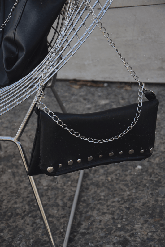Chain Glow Black ✨